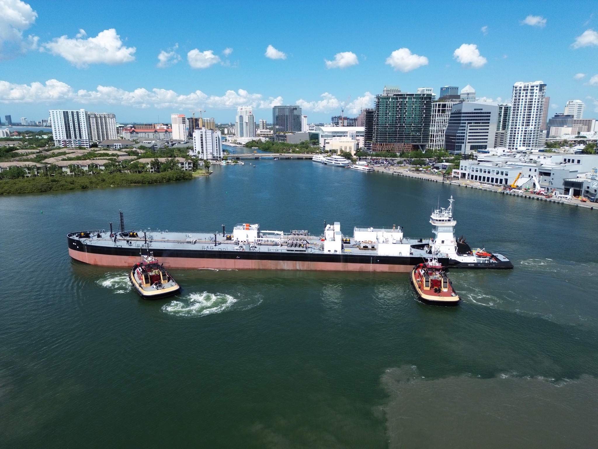 The MAM 141 (formerly the Double Skin 141) is a double-hulled Articulated Tug Barge (ATB) with a liquid cargo capacity of 137,500 barrels (bbl). It has a deadweight tonnage (DWT) of approximately 21,940 tonnes. (Image Credit: Advanced Polymer Coatings)